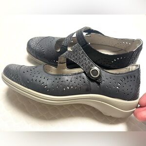 ROMIKA Women's Cassie 55
Charcoal Black Leather Mary Jane 
Size 37 / 6.5 US